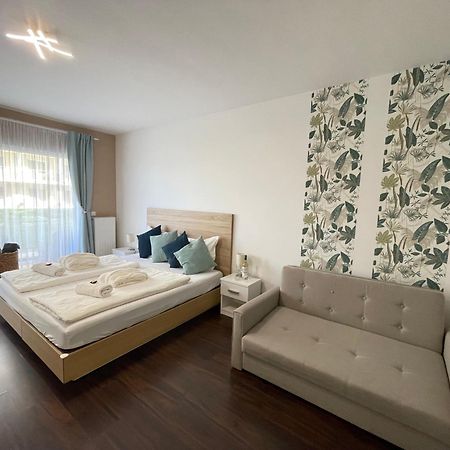 Bike & Spa Velence Apartman Bagian luar foto
