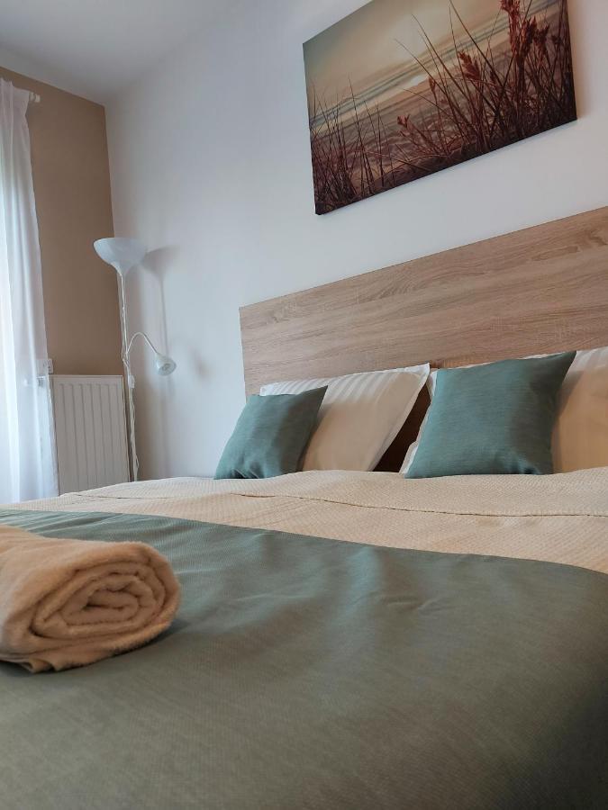 Bike & Spa Velence Apartman Bagian luar foto