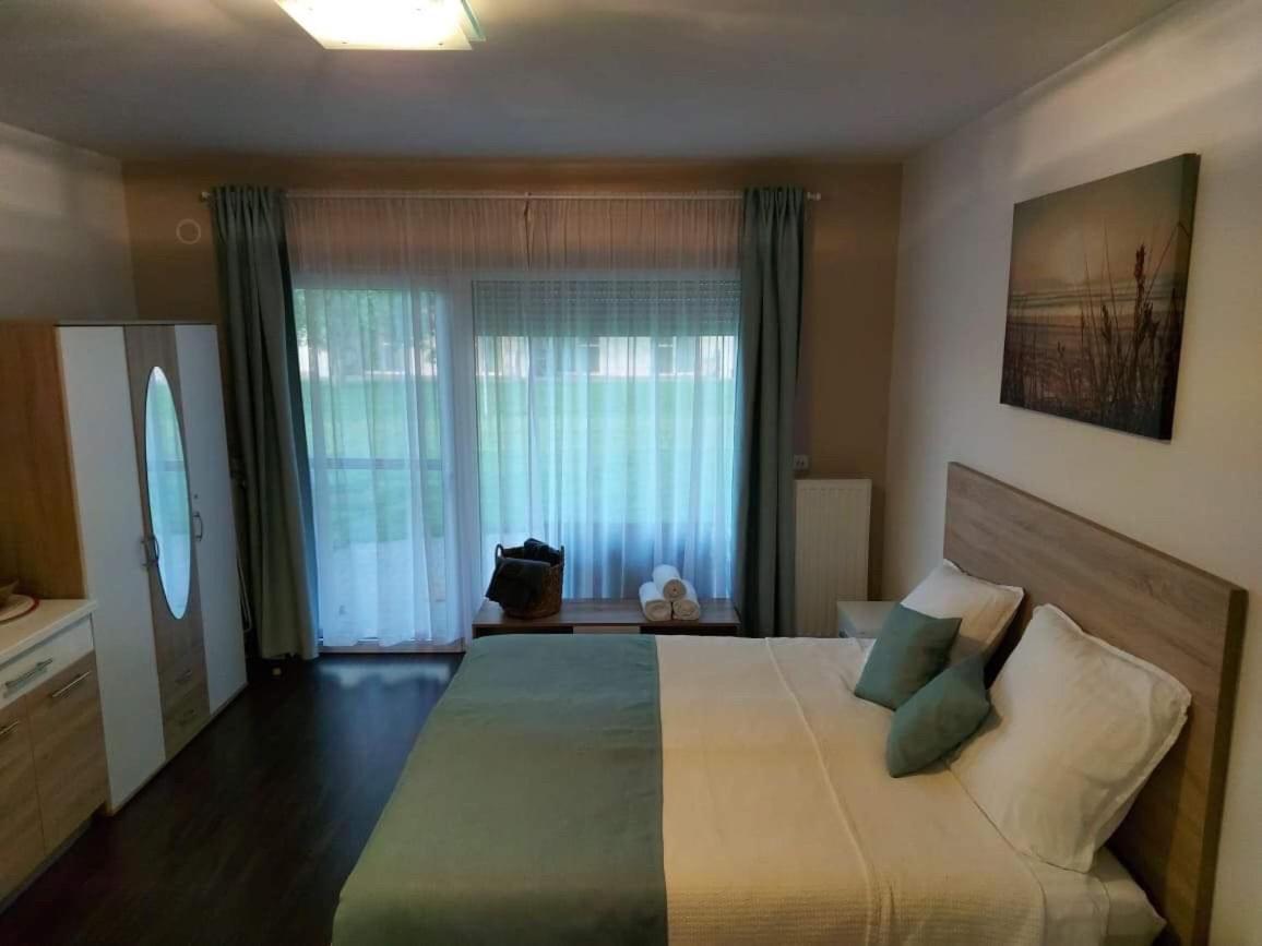 Bike & Spa Velence Apartman Bagian luar foto