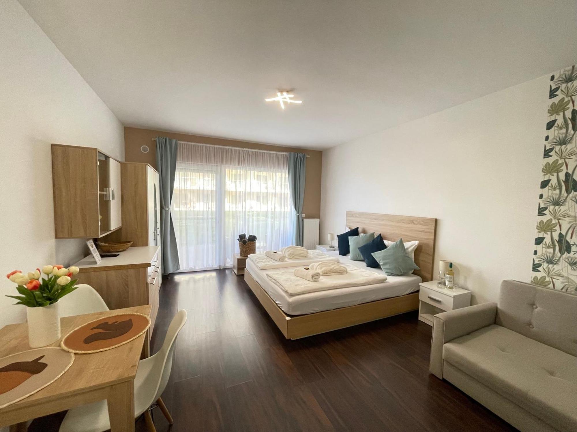 Bike & Spa Velence Apartman Bagian luar foto
